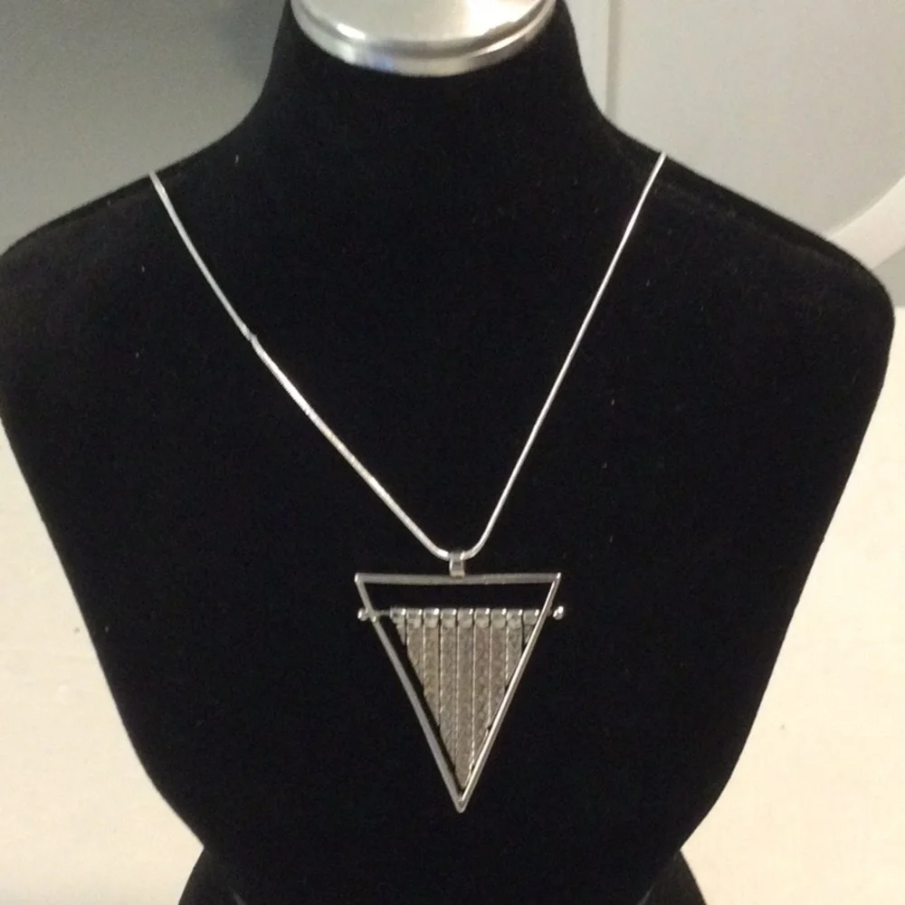 Chic Silver Color Triangle Pendant Necklace NWOT *